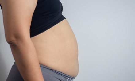 El desayuno para decir adiós a la barriga hinchada y pesada con solo dos ingredientes