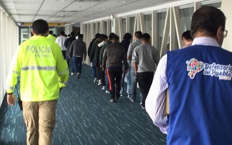 EEUU y Ecuador refuerzan lucha contra migración ilegal con deportación líderes de redes criminales