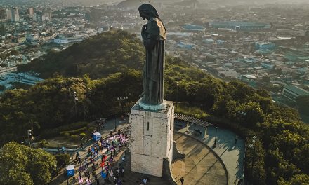 El Monumento al Corazón de Jesús de Guayaquil se ubica entre las estatuas de Cristo más altas del mundo