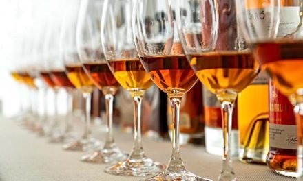 China anuncia que 34 productores de brandy de la UE han aceptado sus “compromisos de precios”