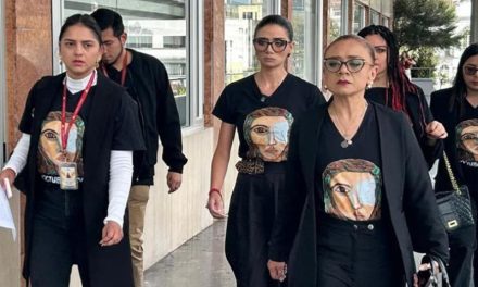 “Si vas contra Luisa, vas contra mí”, la respuesta de Rafael Correa a la asambleísta Jhajaira Urresta